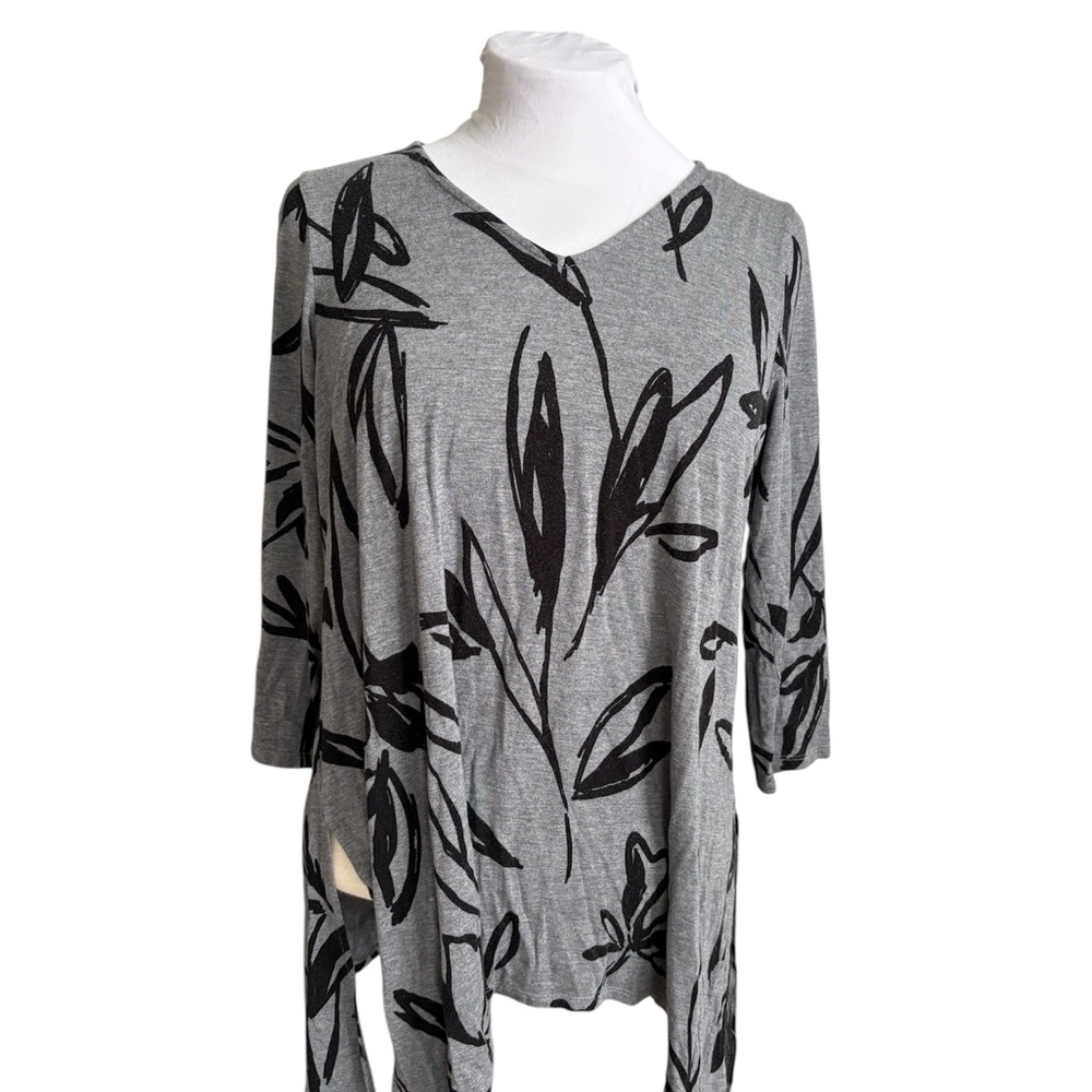 Reitmans Grey Floral Asymmetrical Tunic Top Size Large